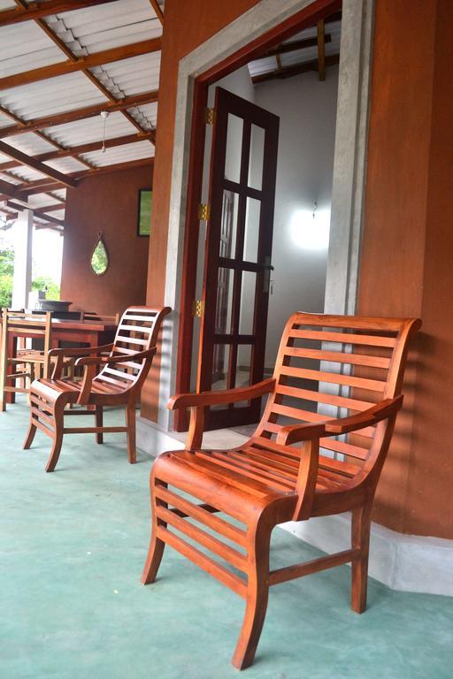 Pelican View Cottages Kataragama Exteriör bild