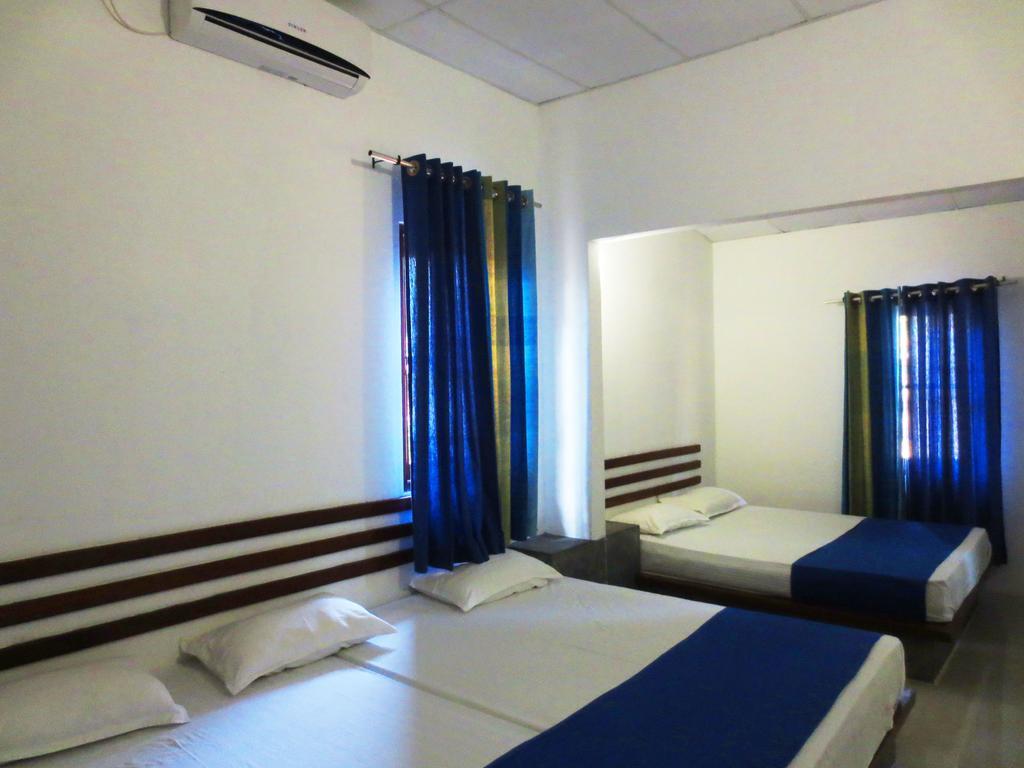 Pelican View Cottages Kataragama Exteriör bild